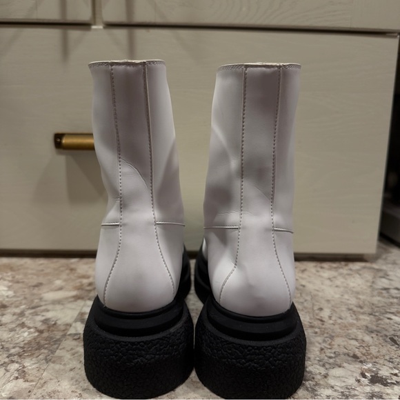 Stuart Weitzman White Charli Zip Sportlift Bootie Creeper Boots 6 W - Picture 9 of 14